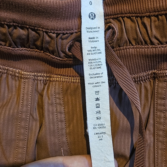 Size 0 Joggers - Picture 3 of 3